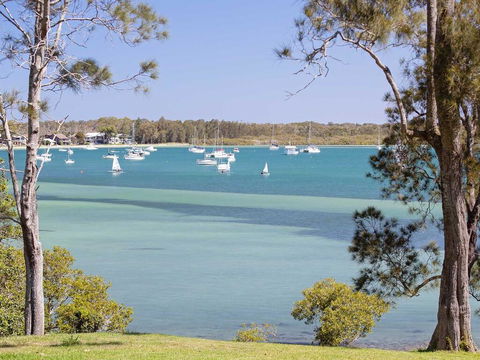 'Corlette Waterfront', 2/44 Danalene Parade - Waterfront Luxury, WIFI, Aircon, Boat Parking - Tourism Cairns 0