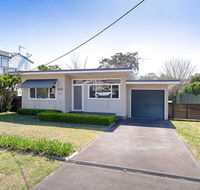'Shoalz' 28 Rigney Street - Renovated Pet Friendly Cottage  Boat Parking - Tourism Cairns