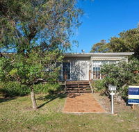 'The Croft' 11 Boulder Bay Rd - Cosy Beach House with Aircon  only 270m to the Beach - Tourism Cairns