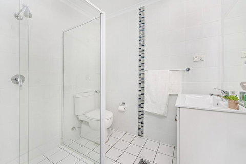 'White Sands', Mollymook - Tourism Cairns 1