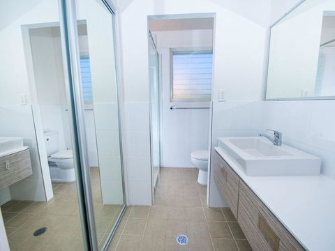 1 'Florida', 5 Lillian Street - 2 Min Walk To Beach, Shops & Restaurants - Tourism Cairns 1