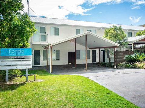 1 'Florida', 5 Lillian Street - 2 Min Walk To Beach, Shops & Restaurants - Tourism Cairns 0