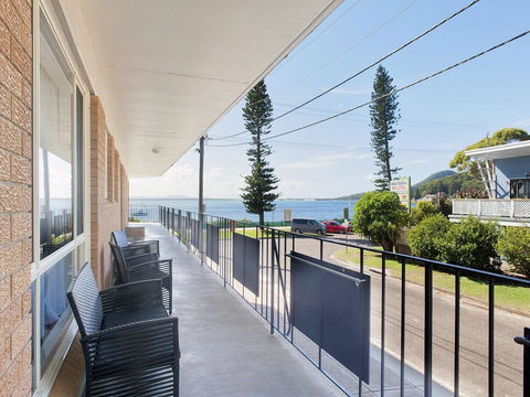 1 'Shoal Towers', 11 Shoal Bay Road - Fantastic Unit Across The Road From Beach - Tourism Cairns 0