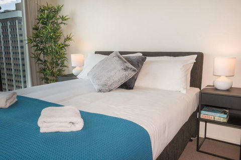 1 Bedroom Studio Apartment Near Eagle Street - Tourism Cairns 1