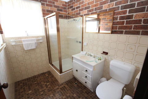 1/2 Brunswick Avenue - Tourism Cairns 3