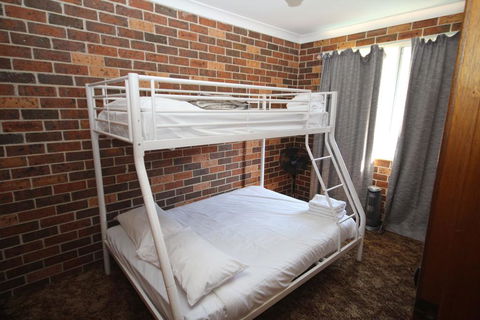 1/2 Brunswick Avenue - Tourism Cairns 2