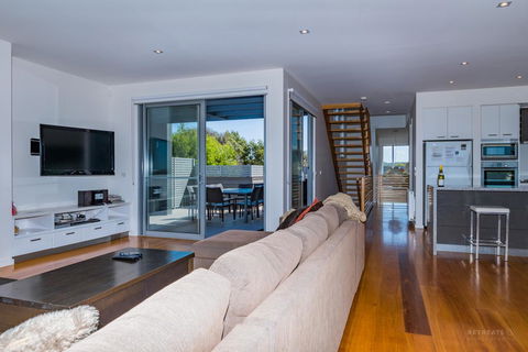 10 Sands Bvd - Tourism Cairns 0