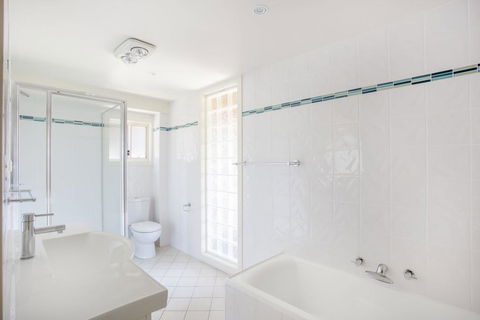 11 Riley St - Stylishly Modern - Tourism Cairns 1