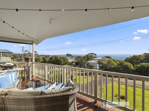 13 Seacombe Grove Ventnor - Tourism Cairns 1