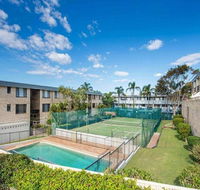 14 'THE DUNES' 38 MARINE DR - LARGE UNIT WITH POOL TENNIS COURT AND DIRECTLY ACROSS FROM FINGAL - Tourism Cairns