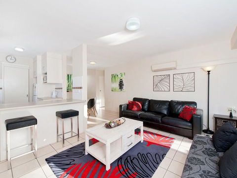 2 'Fleetwood', 63 Shoal Bay Road - Spectacular Views - Tourism Cairns 1