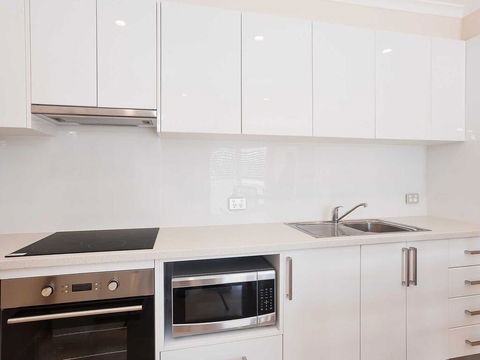 2 'Hibiscus Court' 9 Government Road - Fantastic Air Conditioned 3 Bedroom Unit - Tourism Cairns 2