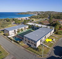 2 'The Dunes' 38 Marine Drive - pool tennis court and so close to the beach - Tourism Cairns