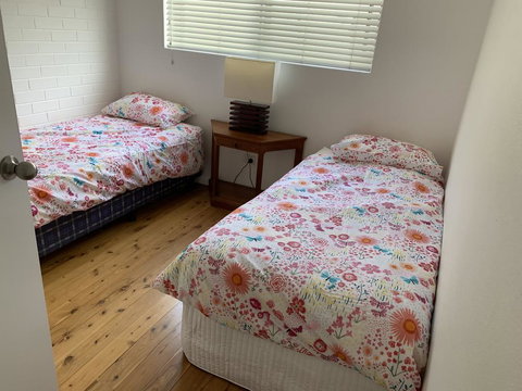 2 Bed Bar Beach Apartment - Stroll To Beach & Cafes, Supermarket Apartment 6 - Tourism Cairns 2