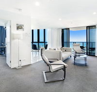 2 Bedroom Ocean View Apartment in Surfers Paradise - Tourism Cairns