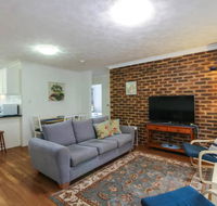 2 Bedroom St Lucia Apartment close to UQ and CityCat - Tourism Cairns