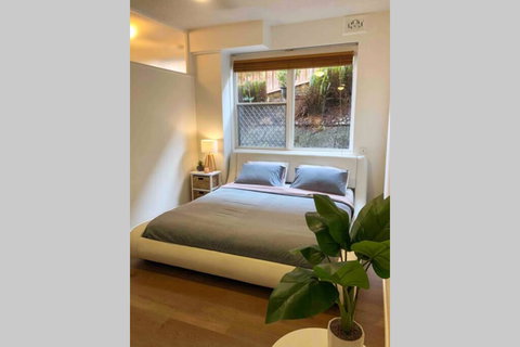 2 Bedroom, SHORT Walk To CBD,BEACH And DARBY ST - Tourism Cairns 1