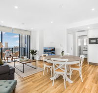 2-Bed Beach Apartment with Pool Parking and Balcony - Tourism Cairns