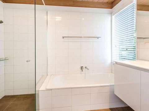 BLAIRGOWRIE TREETOPS..location Location Location - Tourism Cairns 2