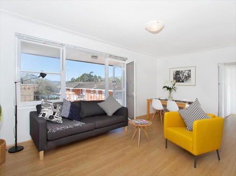BOT01 - Balmoral Light And Airy Beach Apartment - Tourism Cairns 0