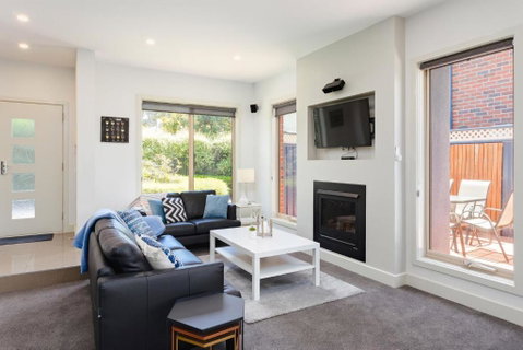 Boutique Stays - Mentone Abode - Tourism Cairns 1