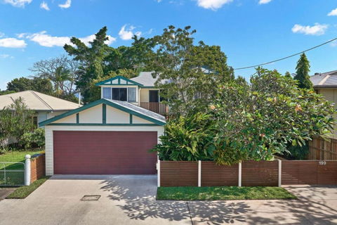 Buchan House Spacious Dual Living Retreat - Tourism Cairns 0