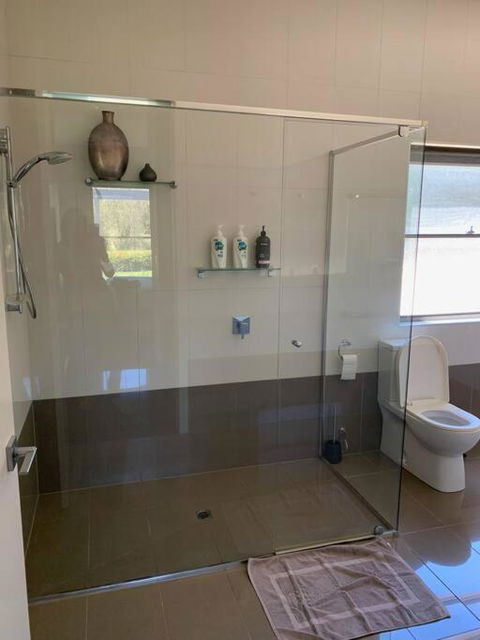 Claret Lodge Modern Country Retreat - Tourism Cairns 1