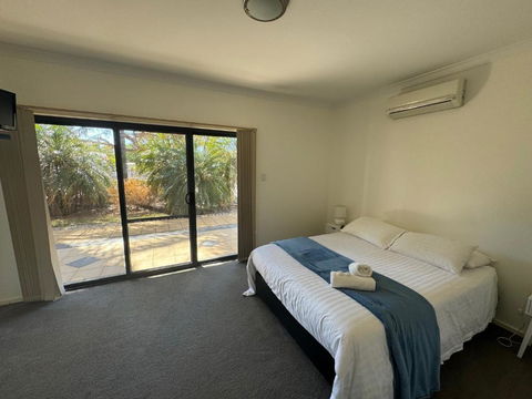 Cowell Townhouse Apartments - Tourism Cairns 0