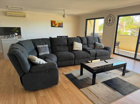 Cowell Townhouse Apartments - Tourism Cairns 1