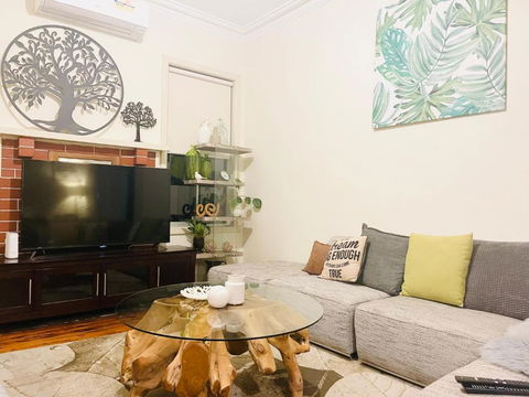 D108 Fantastic Sun Crescent Gathering - Tourism Cairns 4