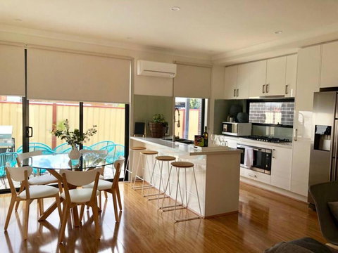 D111 Special Melbourne Retreat - Tourism Cairns 0