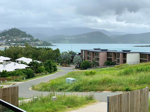 DAYDREAMING Airlie Beach, Water Views & Only 200m To Boardwalk. - Tourism Cairns 2