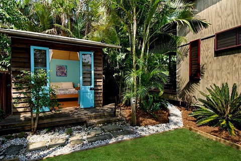2b Manfred St - The Wave House - Tourism Cairns 2