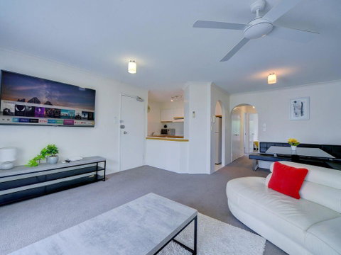 2BR Aloha Lane Main Beach Apartment - Tourism Cairns 1