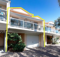 3 'Frangipani' 30 Leonard Avenue - great townhouse with air con - Tourism Cairns