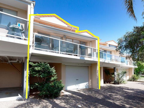3 'Frangipani', 30 Leonard Avenue - Great Townhouse With Air Con - Tourism Cairns 0