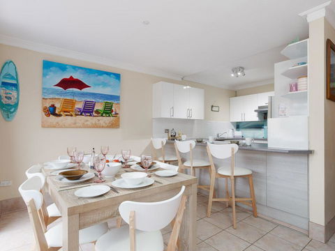 3 'Frangipani', 30 Leonard Avenue - Great Townhouse With Air Con - Tourism Cairns 1