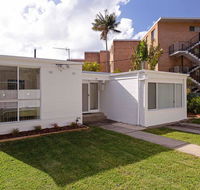 3 Lillian Street - fantastic house so close to the water - Tourism Cairns
