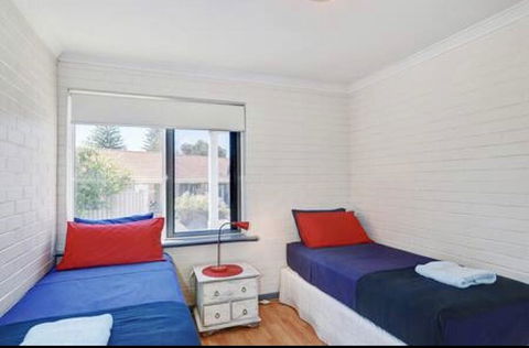 3 Oceans Apartments - Scarborough - Tourism Cairns 1