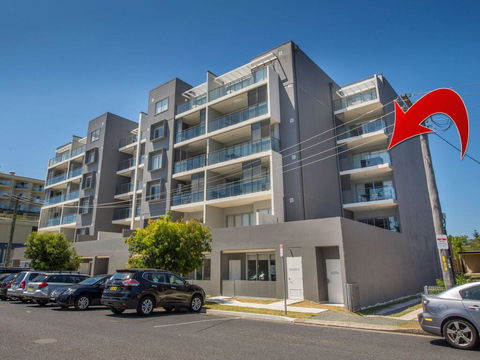 303 'The Shoal', 4-8 Bullecourt Street - Air Conditioning, WIFI, Netflix, Views, Linen & Lift - Tourism Cairns 3
