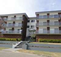 4 'Adriana' 83 Ronald Avenue - open plan living with backyard - Tourism Cairns