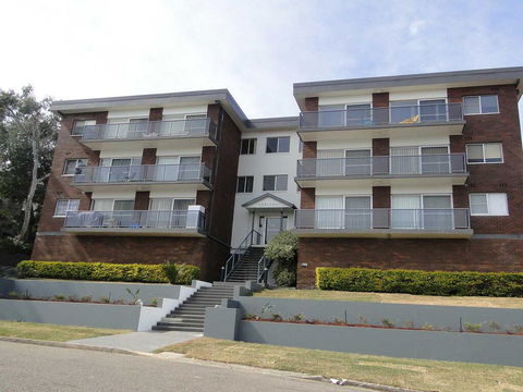 4 'Adriana', 83 Ronald Avenue - Open Plan Living With Backyard - Tourism Cairns 0