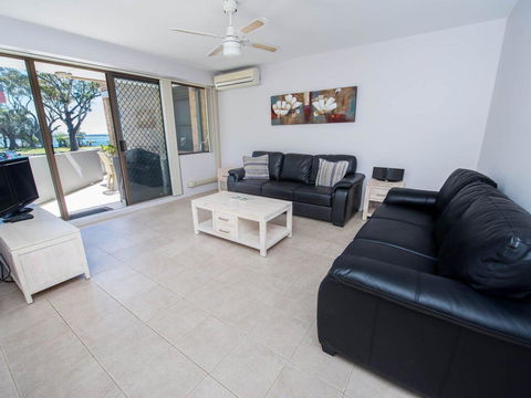 4 'Fleetwood' 63 Shoal Bay Rd - Air Conditioned Unit With Magnificent Water Views - Tourism Cairns 1