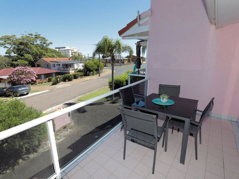 4 'Frangipani' 30 Leonard Avenue - Spacious Townhouse - Tourism Cairns 0
