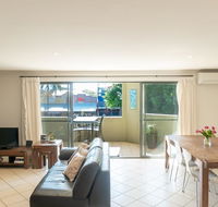 4/4 On First - Tourism Cairns
