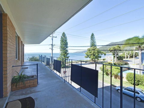 5 'SHOAL TOWERS', 11 SHOAL BAY RD - FANTASTIC LOCATION WITH WATER VIEWS - Tourism Cairns 0