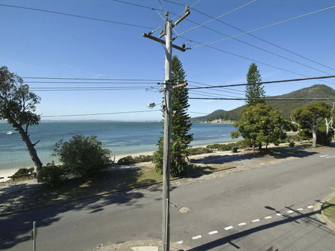 5 'SHOAL TOWERS', 11 SHOAL BAY RD - FANTASTIC LOCATION WITH WATER VIEWS - Tourism Cairns 2