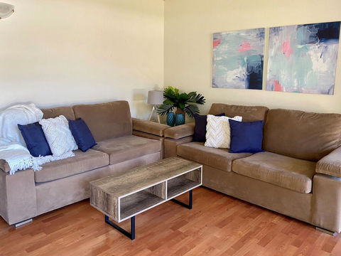 5 'SHOAL TOWERS', 11 SHOAL BAY RD - FANTASTIC LOCATION WITH WATER VIEWS - Tourism Cairns 1