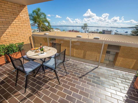 7 'The Crest' 6-8 Tomaree St - Stunning Unit With Spectacular Water Views. - Tourism Cairns 0