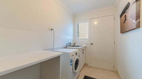 7 Graydens Road, Ventnor With Spectacular Views - Tourism Cairns 2
